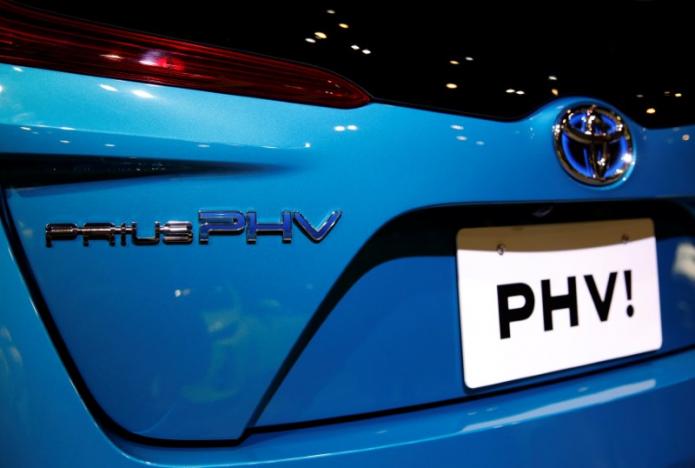 Toyota     Prius  PV 